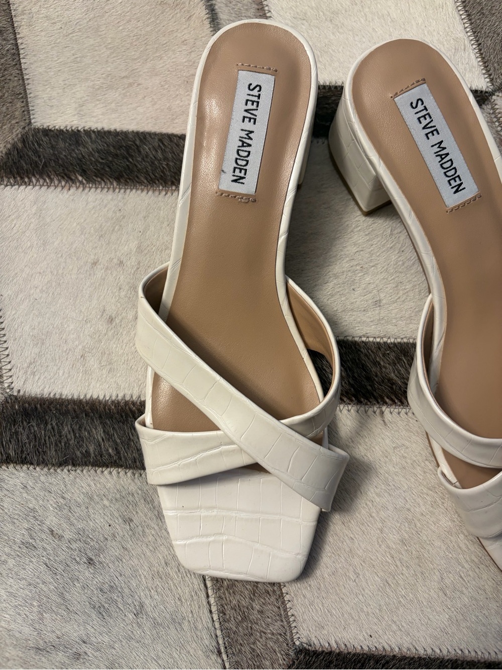 Steve Madden Gaia Bone Croc-Embossed Block Heel Sandals 8.5 - Picture 2 of 5